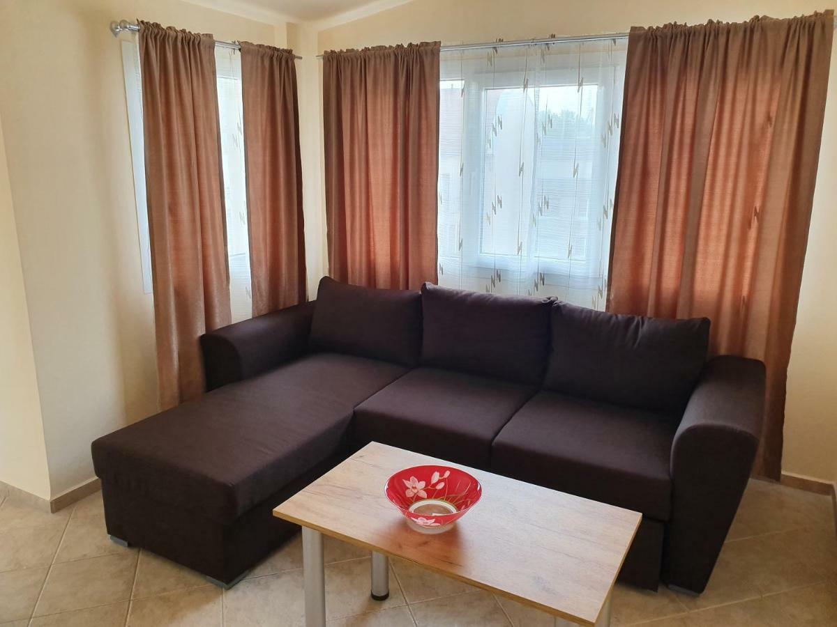 Tersus Apartment Varna Bagian luar foto